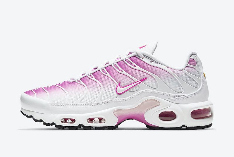 Résultats de l'évolution emblématique de la ligne Nike, les Nike TN Air Max Plus Femme sont un témoignage de l'engagement de Nike à combiner style et innovation.