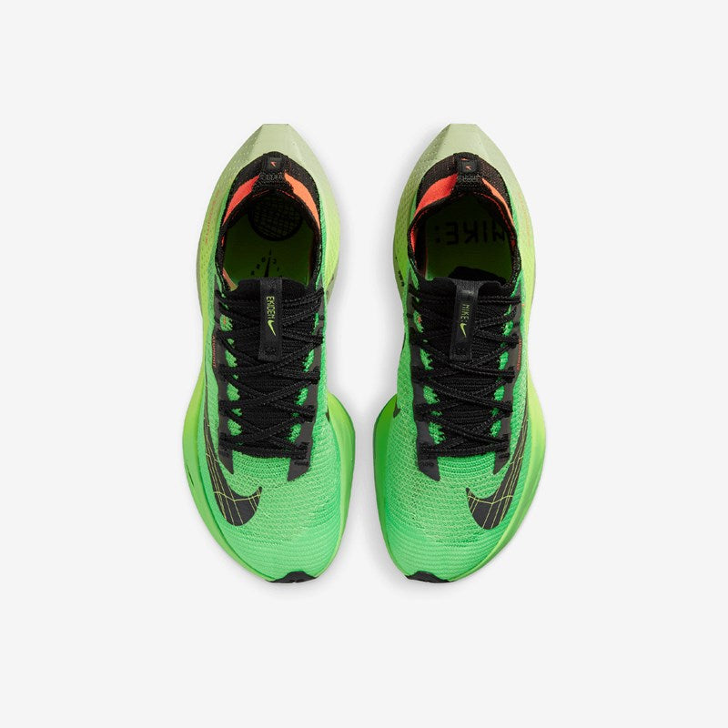 Les baskets Nike Air Zoom Femme se démarquent par leur design sportif et moderne, conçu pour maximiser les performances exceptionnelles