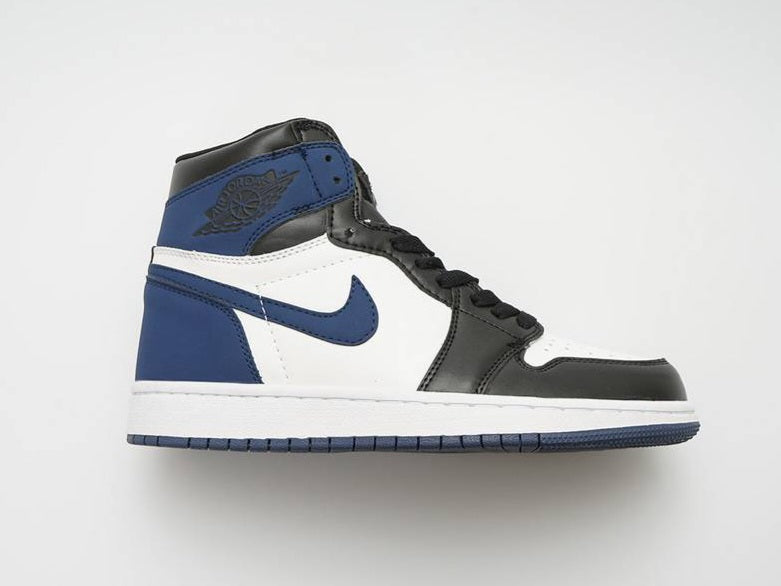 Les baskets Air Jordan 1 Low "Topaz Mist (GS)" pour femmes offrent une esthétique élégante avec des nuances de Topaz Mist.