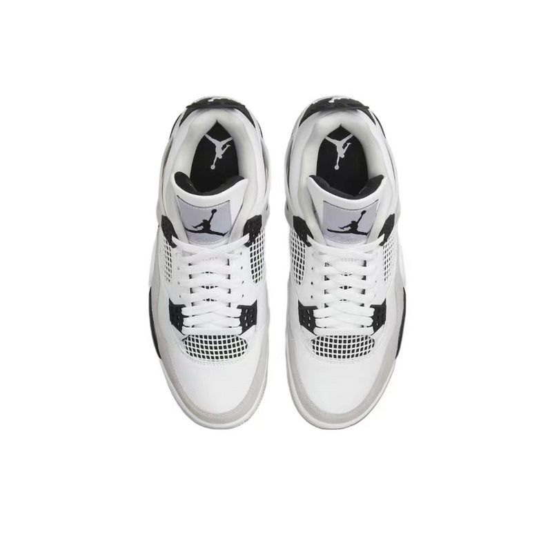 Premièrement : Les baskets Air Jordan 4 Femme se distinguent par leur design iconique et leur capacité à allier style et fonctionnalité.