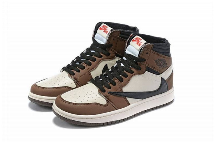 Les Air Jordan 1 Retro High "Travis Scott" (Cactus Jack) Femme incarnent la fusion parfaite entre le style emblématique de Jordan et l’audace créative de Travis Scott.