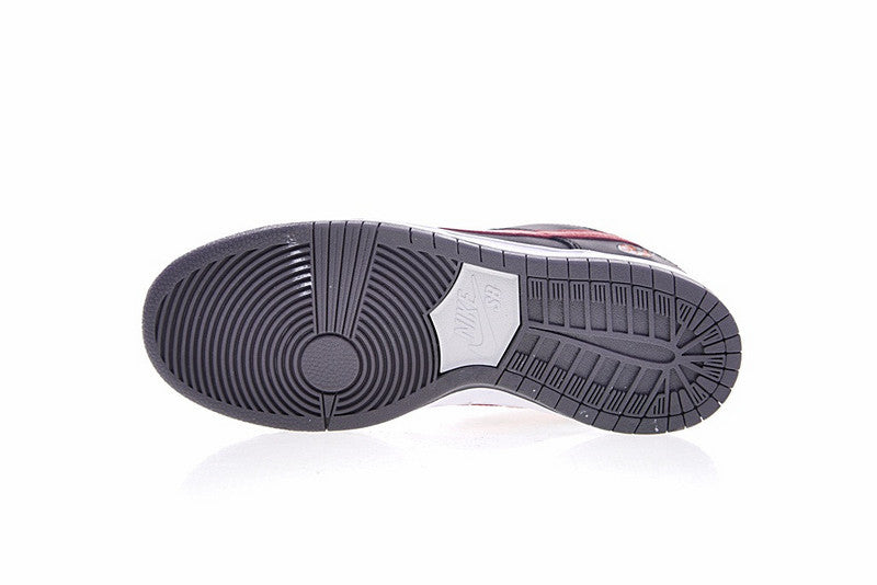 les baskets Nike SB Dunk femme Low sont un témoignage de l'engagement de Nike à combiner style et innovation.