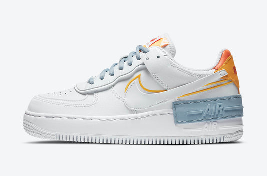 Les Nike Air Force 1 Shadow Femme sont disponibles dans une gamme de coloris variés pour s'adapter à tous les styles.