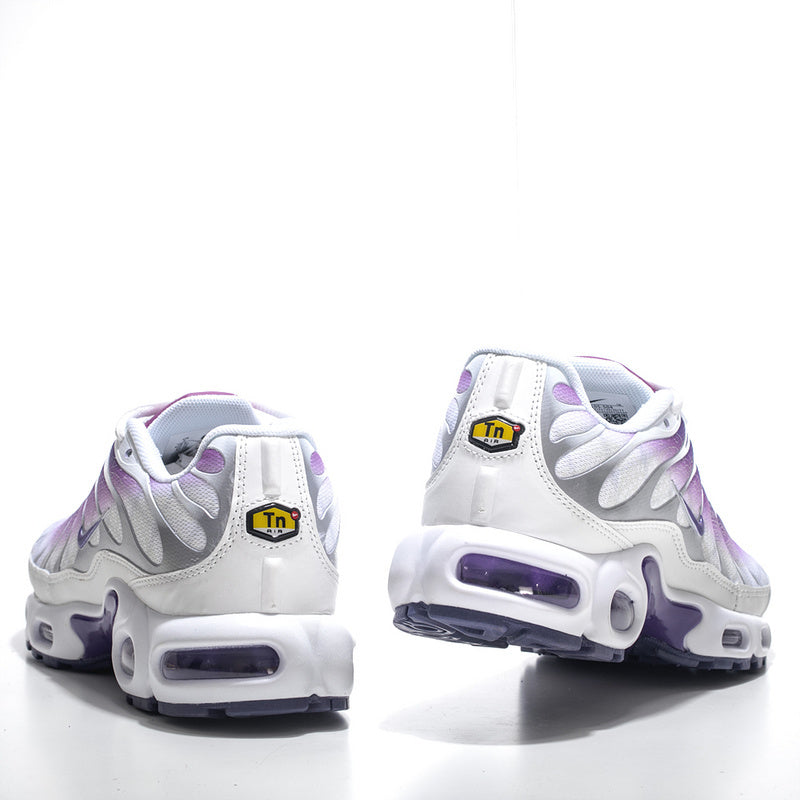 Résultats de l'évolution emblématique de la ligne Nike, les Nike TN Air Max Plus Femme sont un témoignage de l'engagement de Nike à combiner style et innovation.