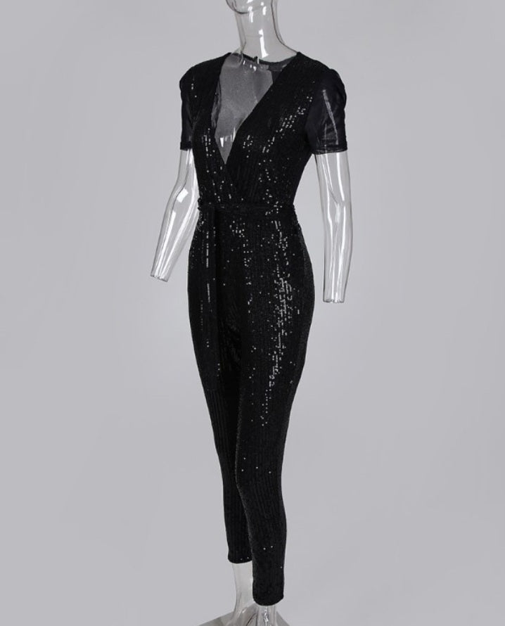 Premièrement : Brillez de mille feux avec cette Combinaison à paillettes plongeante en maille transparente à manches courtes, combinaison sexy et scintillante à coupe ajustée femme.