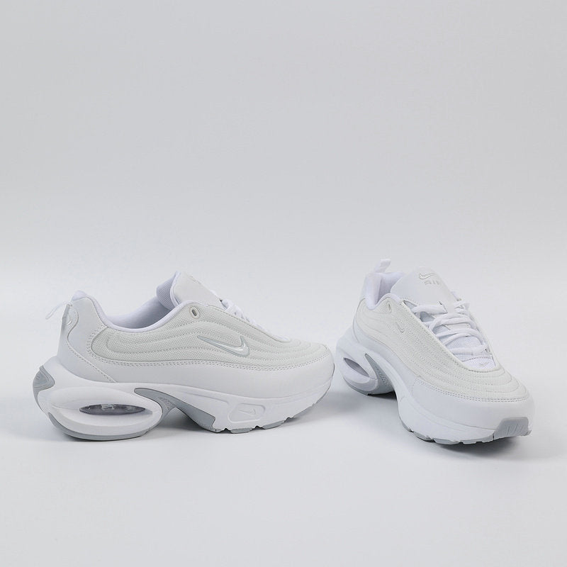 Les baskets Nike Air Max Portal incarnent un style moderne exceptionnelle. Avec leur design futuriste et épuré.pas cher.