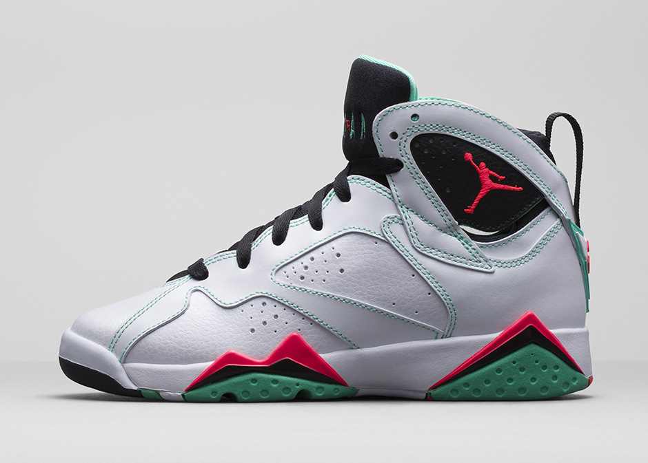 Baskets air Jordan 7 femme Elles ont conquis les amateurs de mode grâce à leur esthétique audacieuse et leurs innovations techniques.
