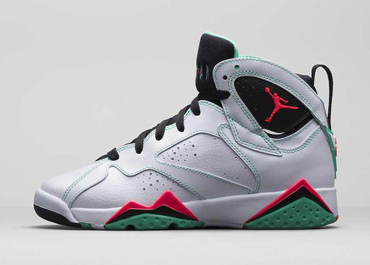 Baskets air Jordan 7 femme Elles ont conquis les amateurs de mode grâce à leur esthétique audacieuse et leurs innovations techniques.