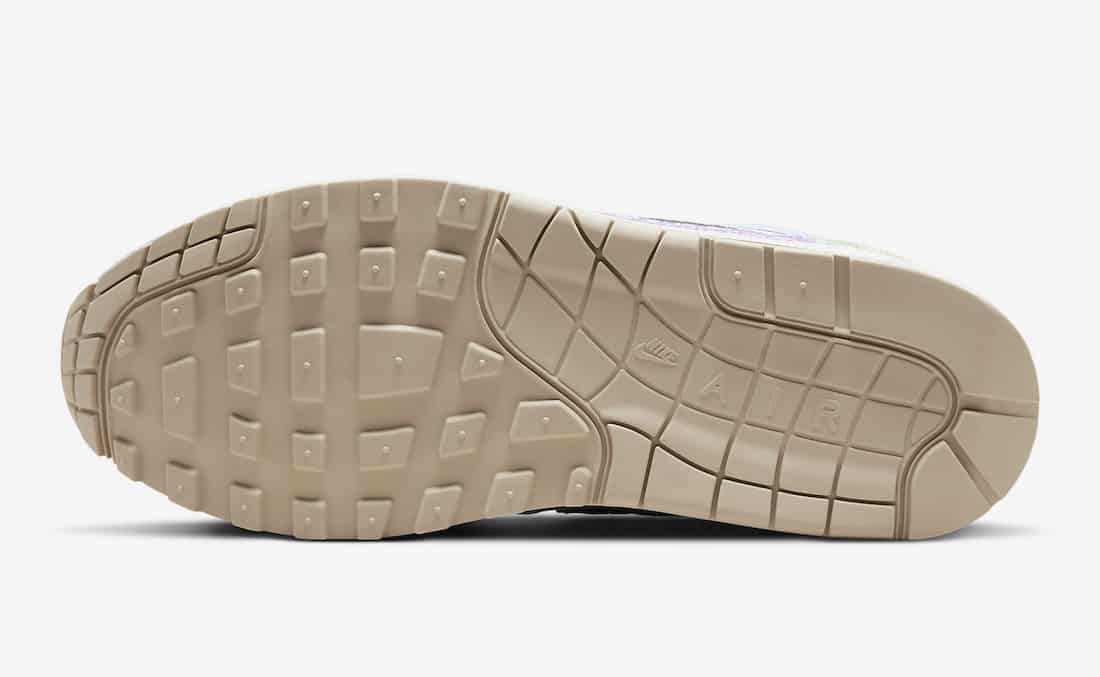 Les baskets Nike Air Max 1 Femme incarnent l’héritage emblématique de la marque Nike, combinant un design intemporel avec des touches modernes.