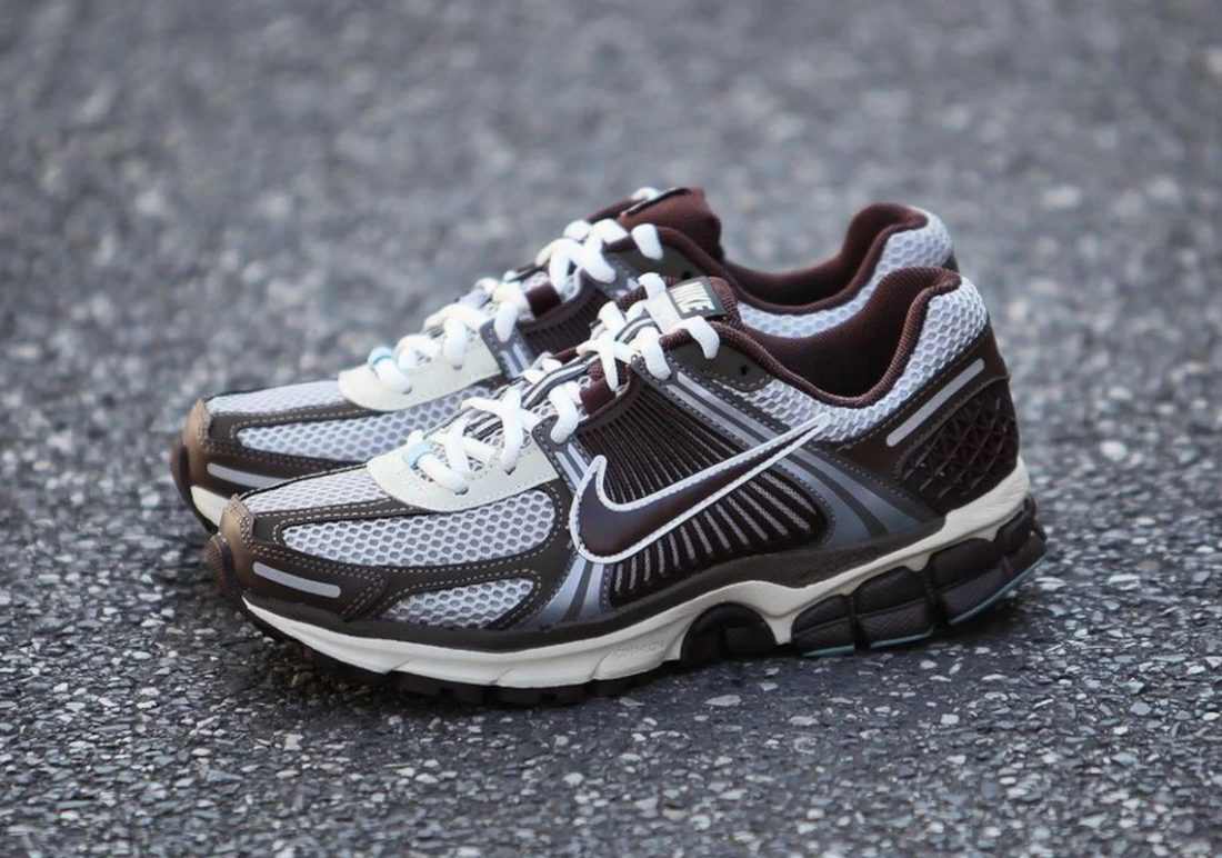 En revanche, les baskets Nike Zoom Vomero 5 Brown Grey Blue.