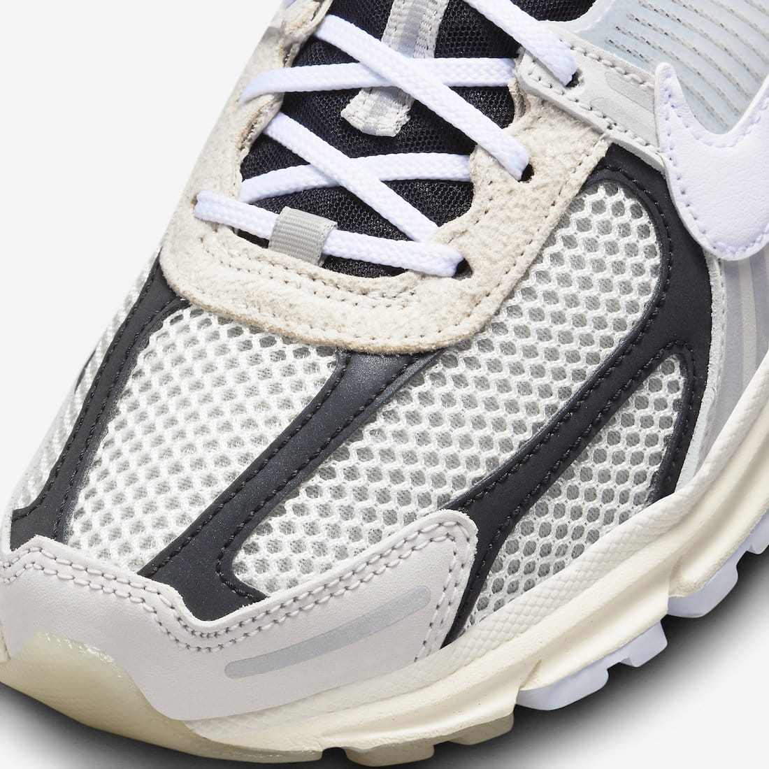 Les baskets Nike Zoom Vomero 5 Supersonic Femme sont le summum de l'innovation et du style dans la gamme de running de Nike.