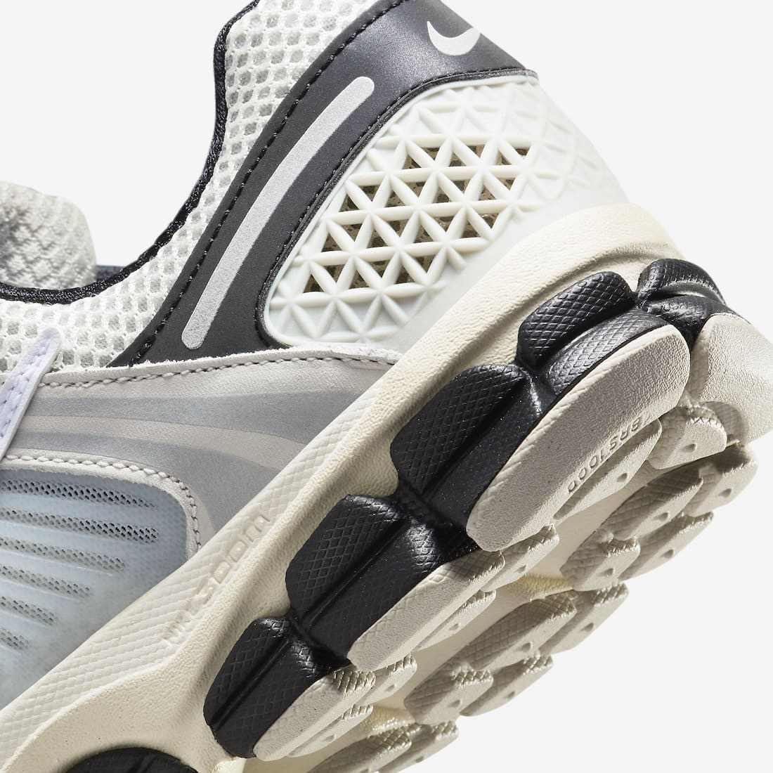 Les baskets Nike Zoom Vomero 5 Supersonic Femme sont le summum de l'innovation et du style dans la gamme de running de Nike.