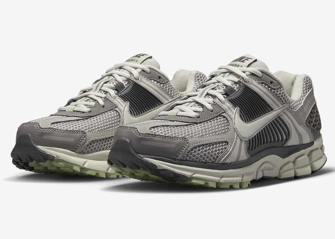 Les baskets Nike Zoom Vomero 5 Cobblestone Femme incarnent le summum de la technologie de course et du style raffiné.