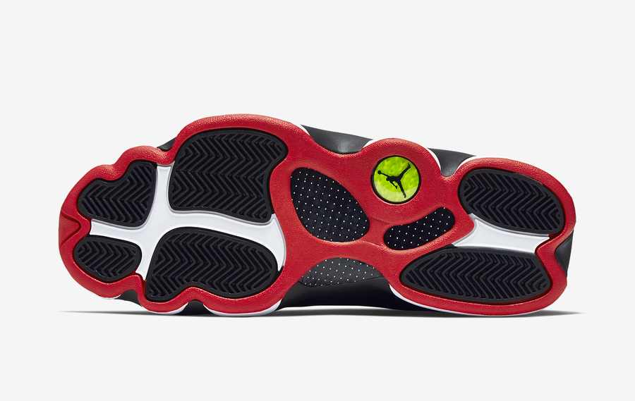 Les  baskets  Air Jordan 13 "Love & Respect" (Black and White) Femme permettent de personnaliser votre style tout en bénéficiant d’un confort supérieur.