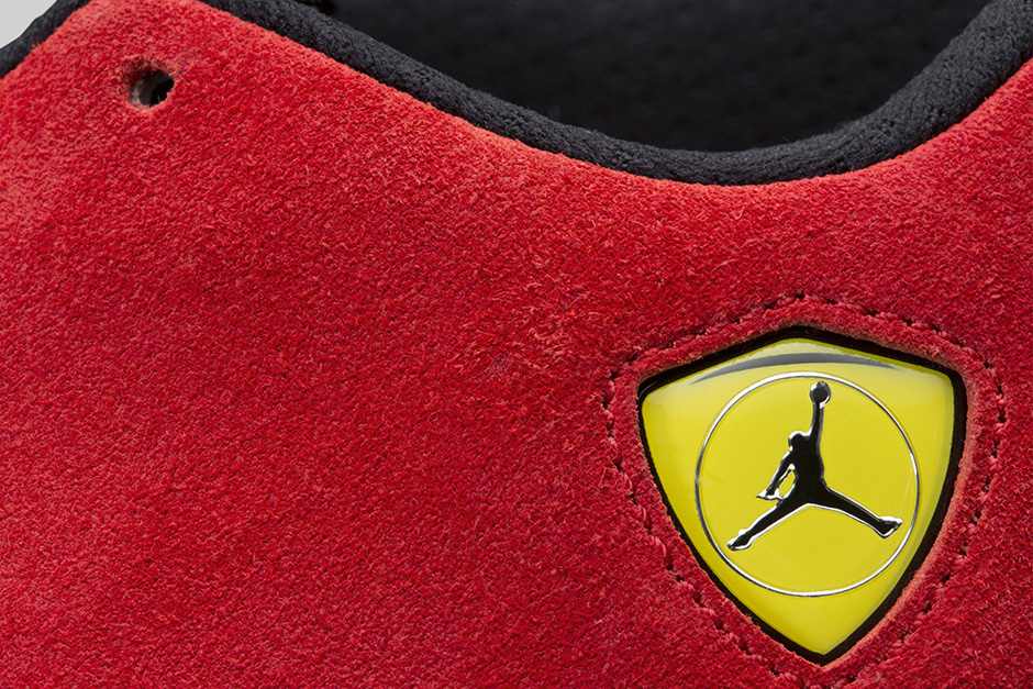 Les baskets Air Jordan 14 "Thunder" Femme permettent de personnaliser votre style tout en bénéficiant d’un confort supérieur.