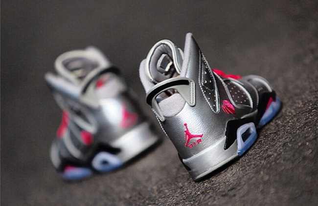 Les baskets Air Jordan 6 Retro "Pantone" Femme permettent de personnaliser votre style tout en bénéficiant d’un confort supérieur.