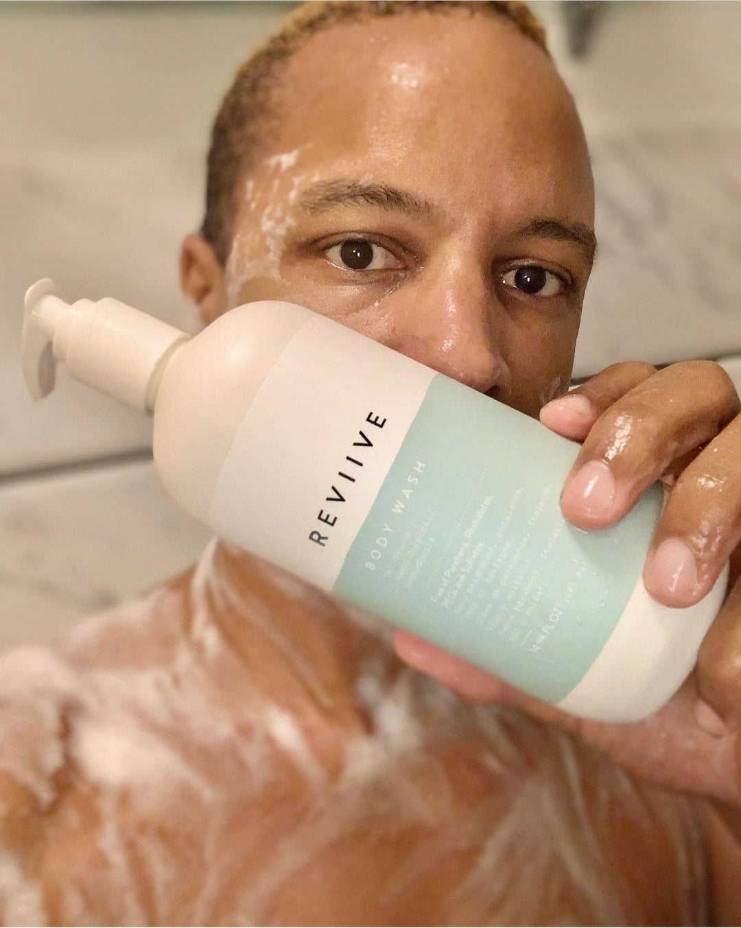 La gamme Reviive Ariix est spécialement formulée pour offrir des soins S.P.A. qui allient pureté, performance et bien-être au quotidien.