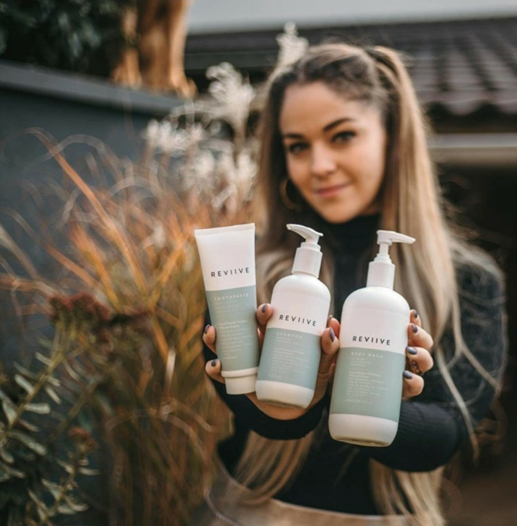 La gamme Reviive Ariix est spécialement formulée pour offrir des soins S.P.A. qui allient pureté, performance et bien-être au quotidien.