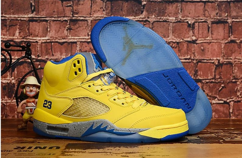 Les baskets Air Jordan 5 offrent un style audacieux et une performance exceptionnelle. leur design unique emblématique. Pas cher. Le moins cher.