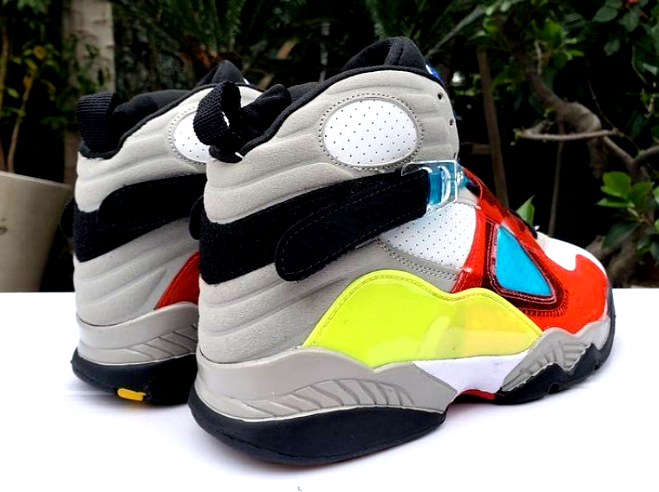 Les baskets Air Jordan 8 offrent un style audacieux et une performance exceptionnelle.
De plus, leur design distinctif et l'utilisation.