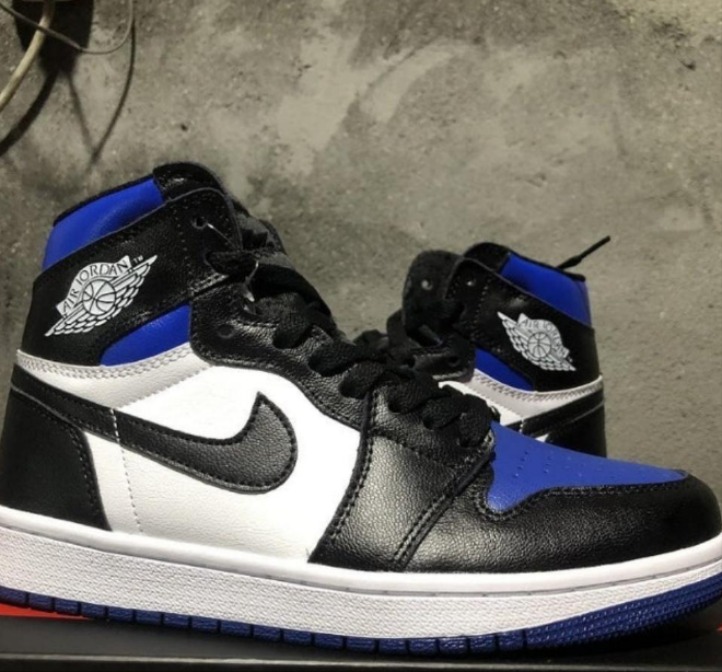 Les baskets Air Jordan 1 offrent un style iconique et une performance légendaire.
leur design emblématique .pas cher. Le moins cher.