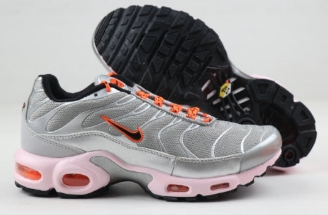 les baskets Nike TN Air Max Plus Femme sont un témoignage de l'engagement de Nike à combiner style et innovation. Exceptionnel