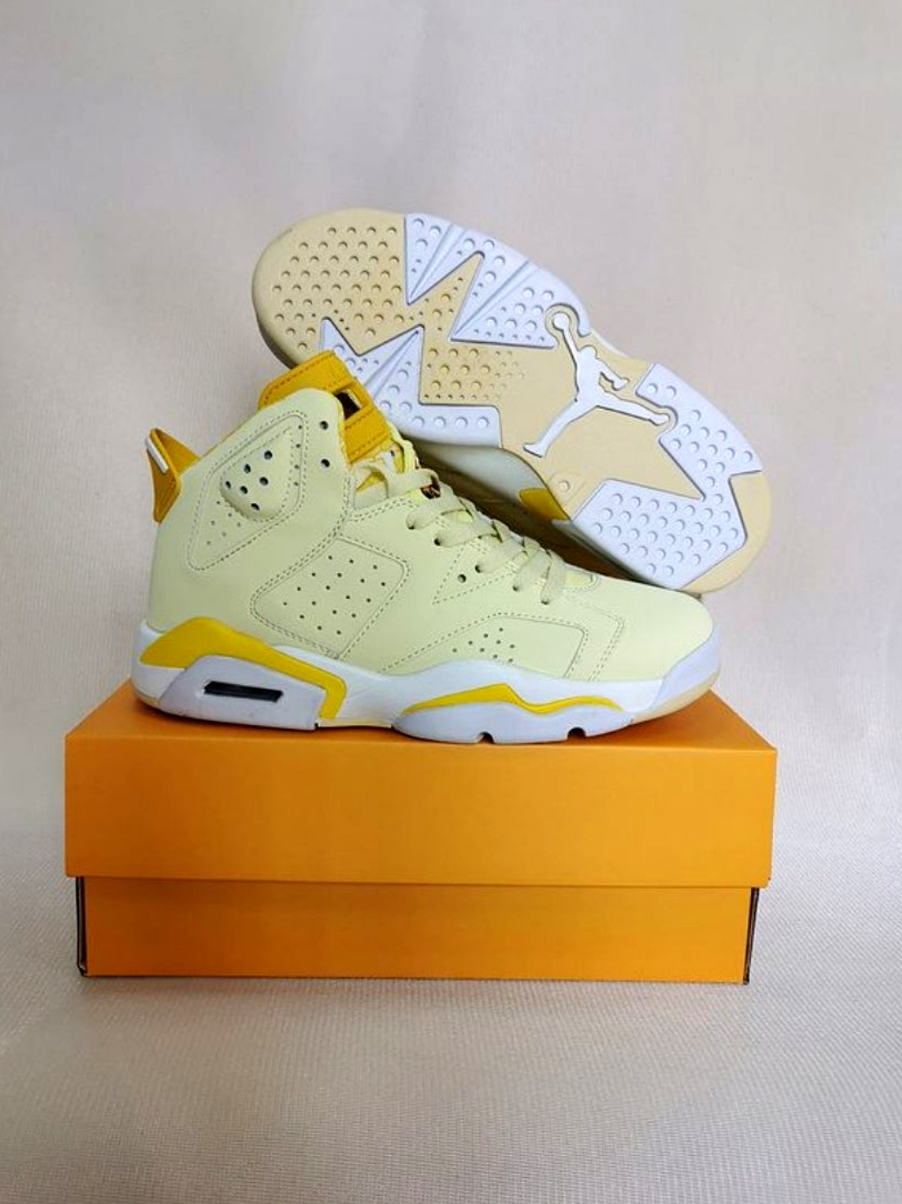 Les baskets Air Jordan 6 offrent un style emblématique  performance remarquable.
design distinctif matériaux. Baskets pas Cher. Le moins cher.