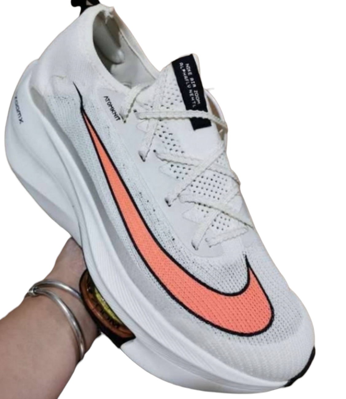 Les baskets Nike Air Zoom combinent style et performance, offrant une expérience unique. Leur design élégant. Pas cher. Le moins Cher.