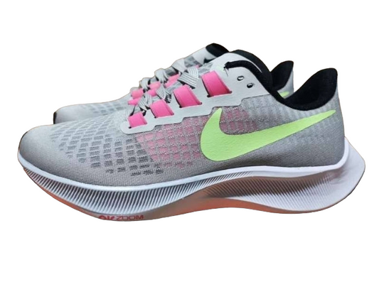 Les baskets Nike Air Zoom combinent style et performance, offrant une expérience unique. Leur design élégant. Pas cher. Le moins Cher.