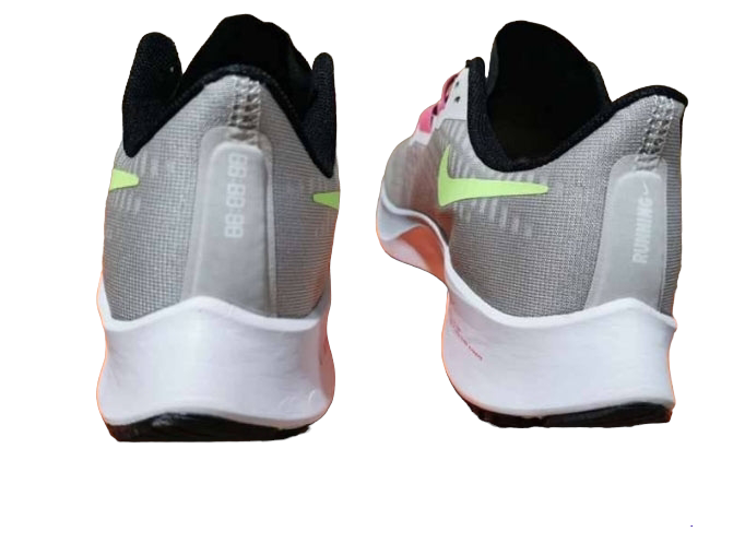 Les baskets Nike Air Zoom combinent style et performance, offrant une expérience unique. Leur design élégant. Pas cher. Le moins Cher.