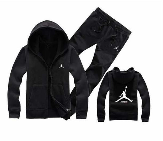 Les ensembles survêtement Jordan combinent performance et style avec brio. Leur design emblématique.pas cher. Le moins cher.