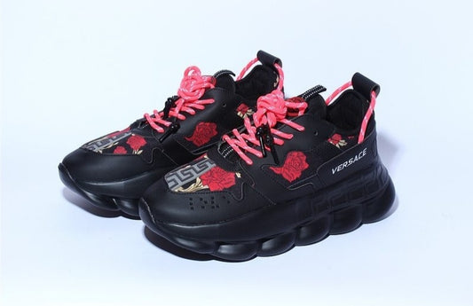 Les baskets sneakers Versace incarnent un style emblématique et un luxe italien.
 leur design audacieux.pas cher. Le moins cher.