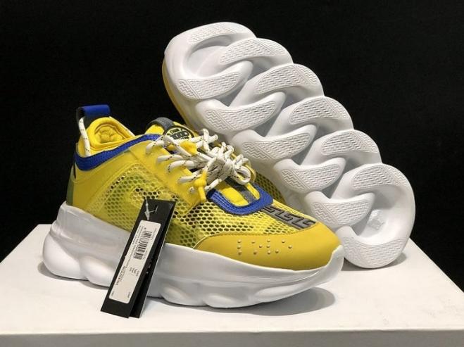 Les baskets sneakers Versace incarnent un style emblématique et un luxe italien.
 leur design audacieux.pas cher. Le moins cher.