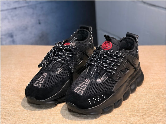 Les baskets sneakers Versace incarnent un style emblématique et un luxe italien.
 leur design audacieux.pas cher. Le moins cher.