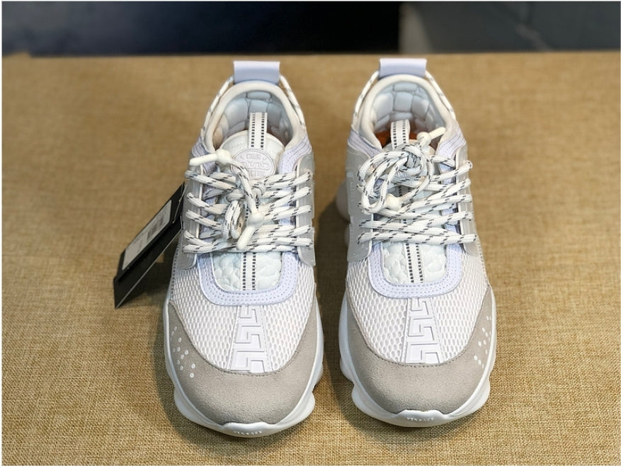 Les baskets sneakers Versace incarnent un style emblématique et un luxe italien.
 leur design audacieux.pas cher. Le moins cher.