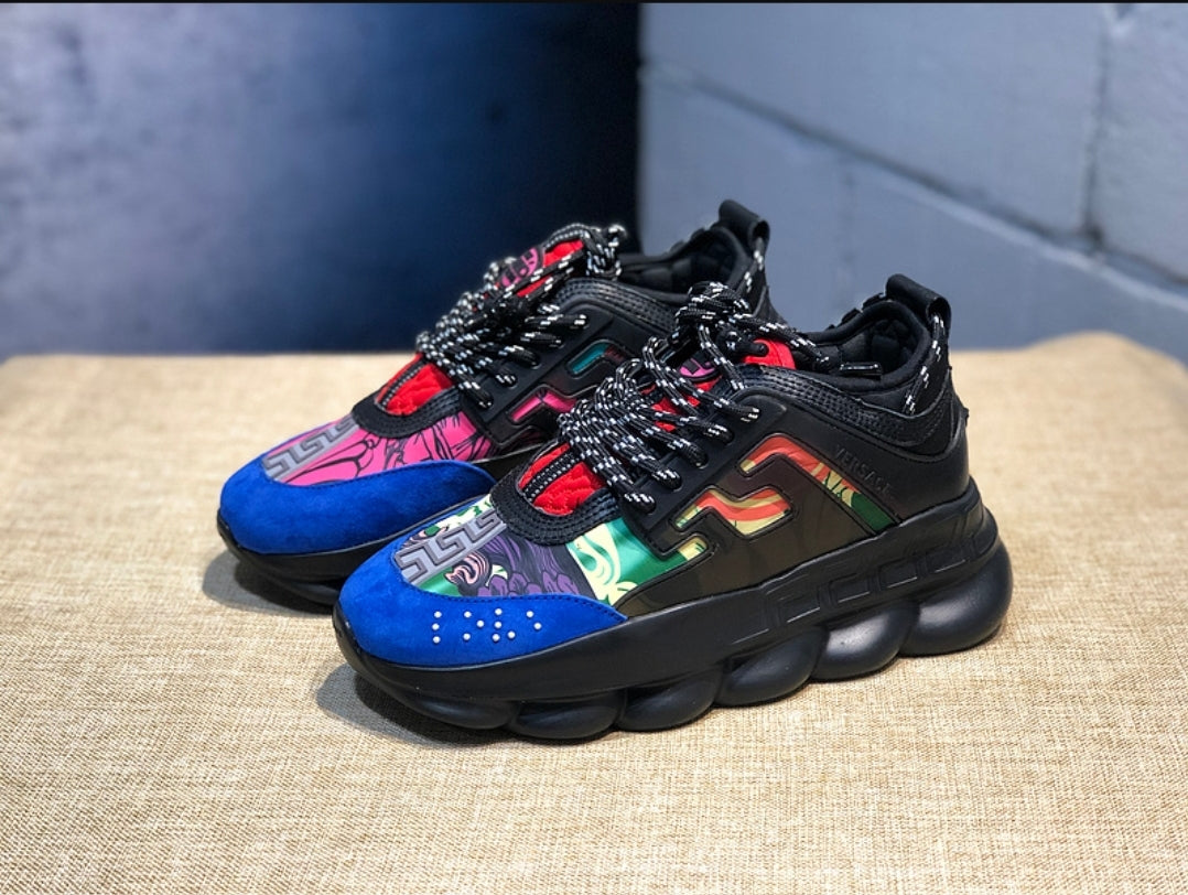 Les baskets sneakers Versace incarnent un style emblématique et un luxe italien.
 leur design audacieux.pas cher. Le moins cher.