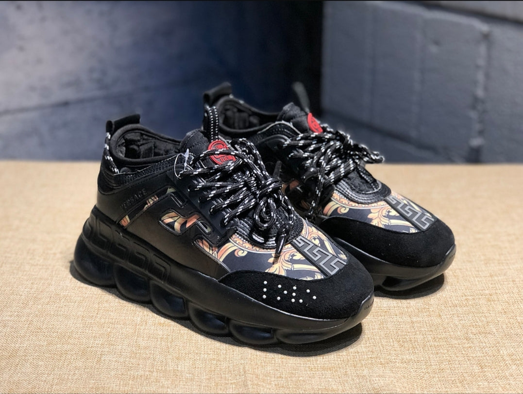 Les baskets sneakers Versace incarnent un style emblématique et un luxe italien.
 leur design audacieux.pas cher. Le moins cher.