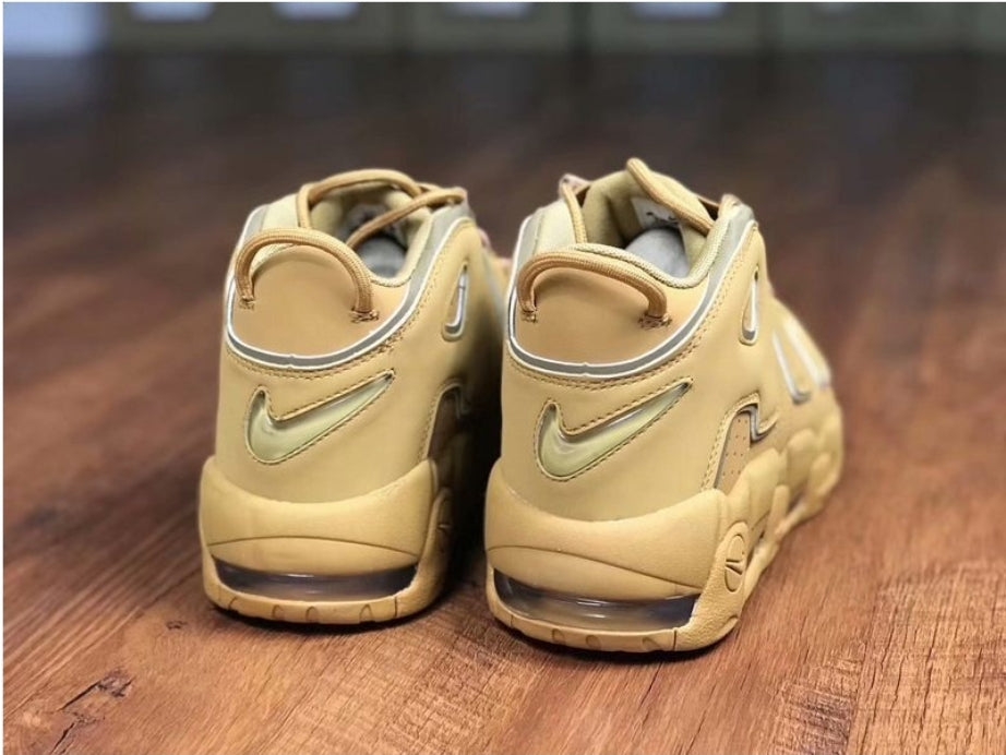 Les baskets Nike Air Uptempo combinent style audacieux et innovation. Leur design emblématique et leurs lettres surdimensionnées . Pas cher. Le moins cher.
