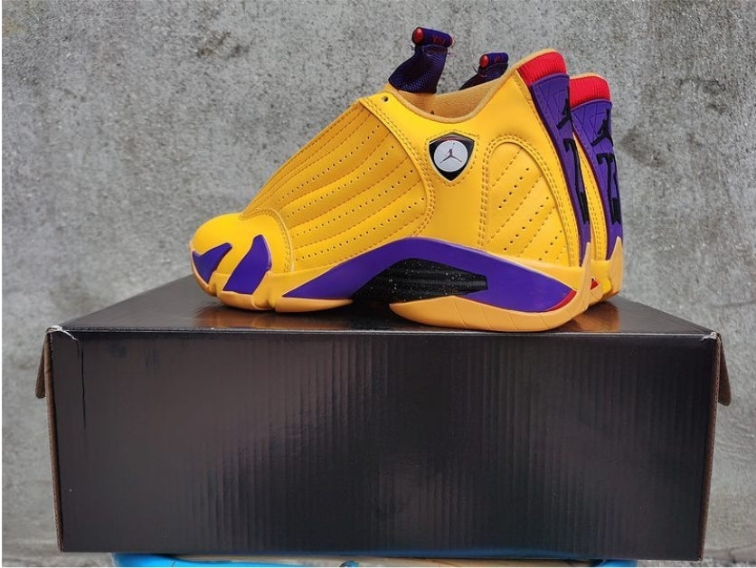 Les baskets Air Jordan 14 offrent un style emblématique et une performance exceptionnelle.
design distinctif. Pas cher. Moins cher.