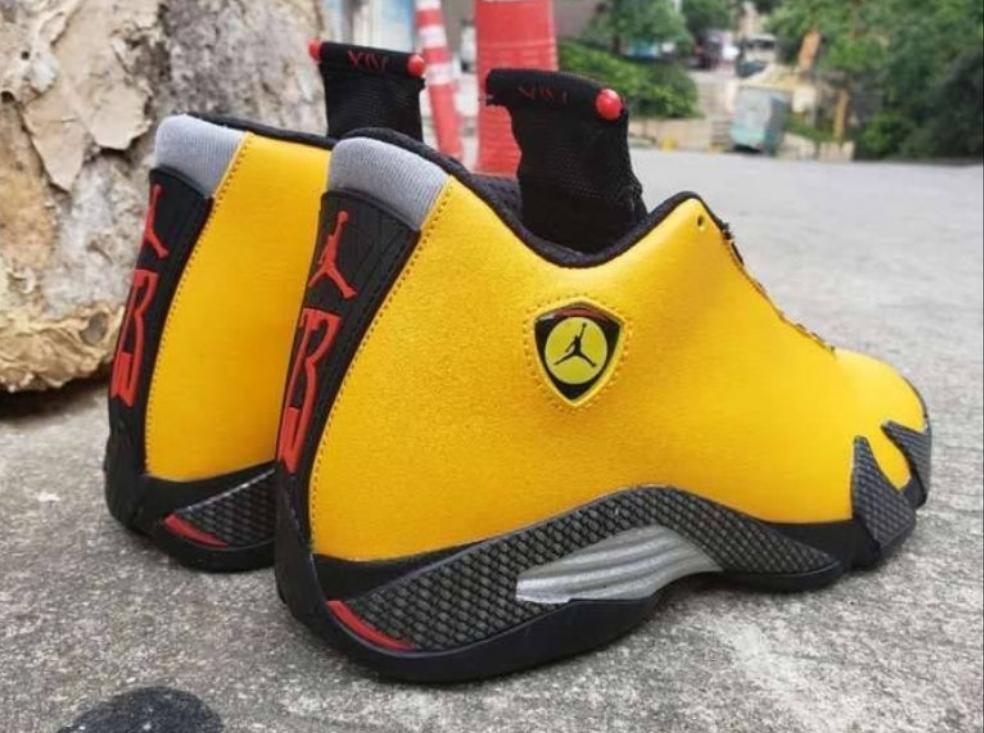 Les baskets Air Jordan 14 offrent un style emblématique et une performance exceptionnelle.
design distinctif. Pas cher. Moins cher.