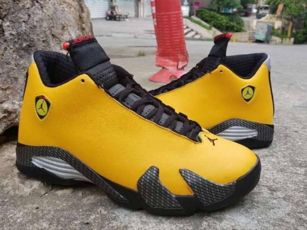 Les baskets Air Jordan 14 offrent un style emblématique et une performance exceptionnelle.
design distinctif. Pas cher. Moins cher.