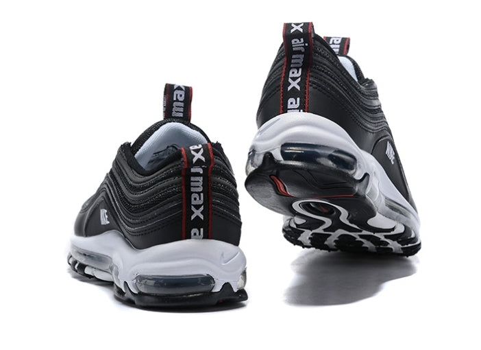 Les baskets Nike Air Max 97 sont synonymes de style emblématique et de confort absolu. Leur design ondulé distinctif.pas cher. Le moins cher.