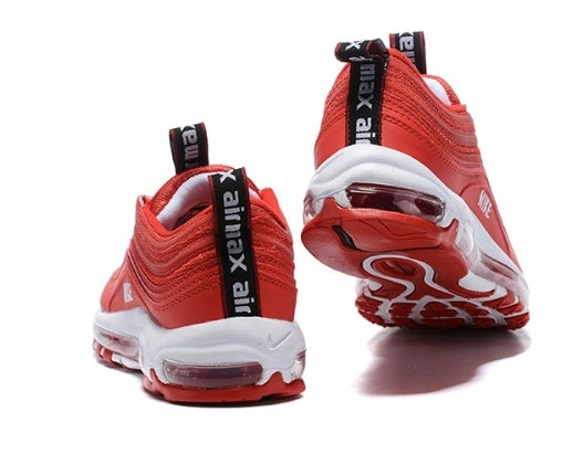 Les baskets Nike Air Max 97 sont synonymes de style emblématique et de confort absolu. Leur design ondulé distinctif.pas cher. Le moins cher.