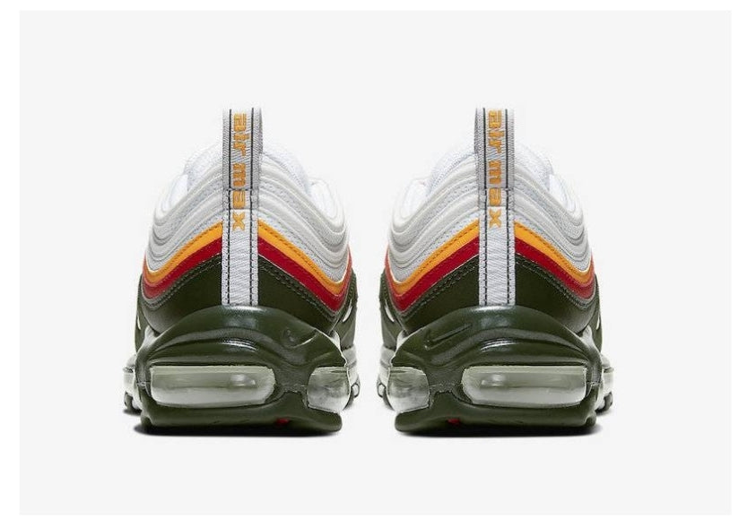Les baskets Nike Air Max 97 sont synonymes de style emblématique et de confort absolu. Leur design ondulé distinctif.pas cher. Le moins cher.