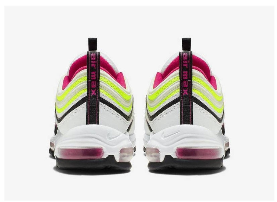 Les baskets Nike Air Max 97 sont synonymes de style emblématique et de confort absolu. Leur design ondulé distinctif.pas cher. Le moins cher.