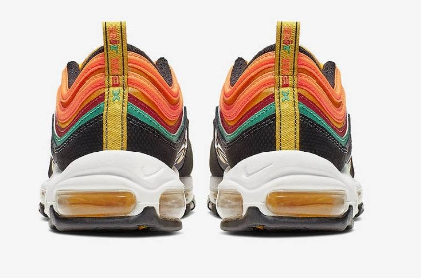Les baskets Nike Air Max 97 sont synonymes de style emblématique et de confort absolu. Leur design ondulé distinctif.pas cher. Le moins cher.