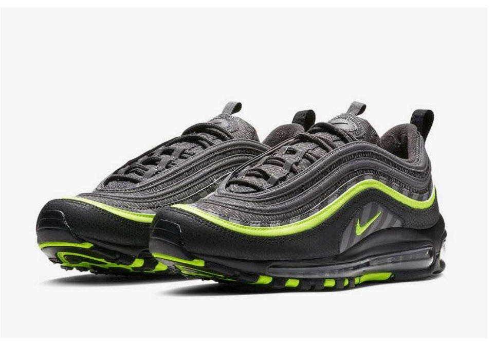 Les baskets Nike Air Max 97 sont synonymes de style emblématique et de confort absolu. Leur design ondulé distinctif.pas cher. Le moins cher.