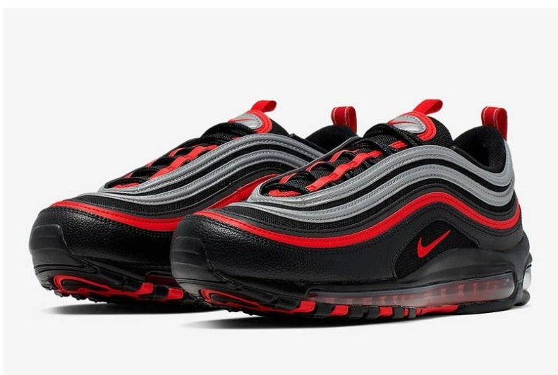 Les baskets Nike Air Max 97 sont synonymes de style emblématique et de confort absolu. Leur design ondulé distinctif.pas cher. Le moins cher.