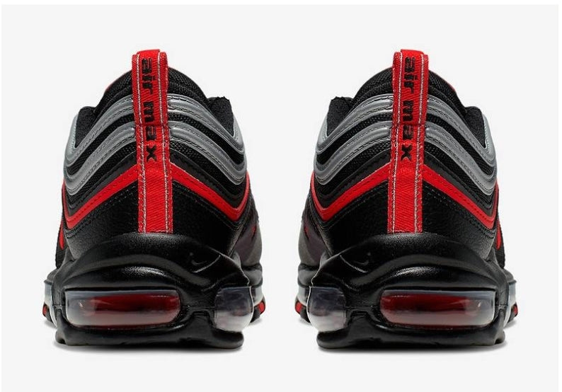 Les baskets Nike Air Max 97 sont synonymes de style emblématique et de confort absolu. Leur design ondulé distinctif.pas cher. Le moins cher.