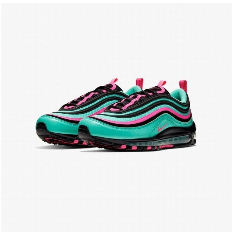 Les baskets Nike Air Max 97 sont synonymes de style emblématique et de confort absolu. Leur design ondulé distinctif.pas cher. Le moins cher.